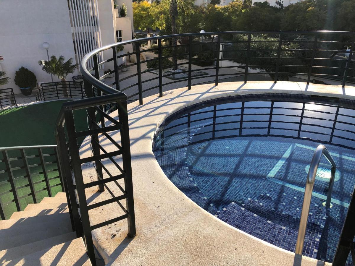 Large Relaxed Terrace, Golf Views Apartment อาลิกันเต ภายนอก รูปภาพ